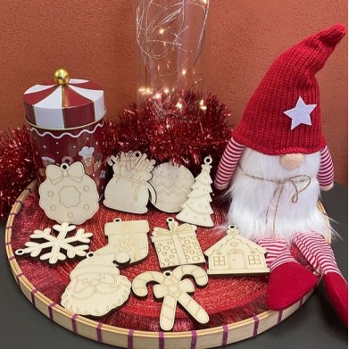 Christmas-themed oil painting kit for wood