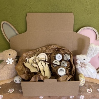 BUCOLIC EASTER WATERCOLOR PAINTING KIT ON WOOD